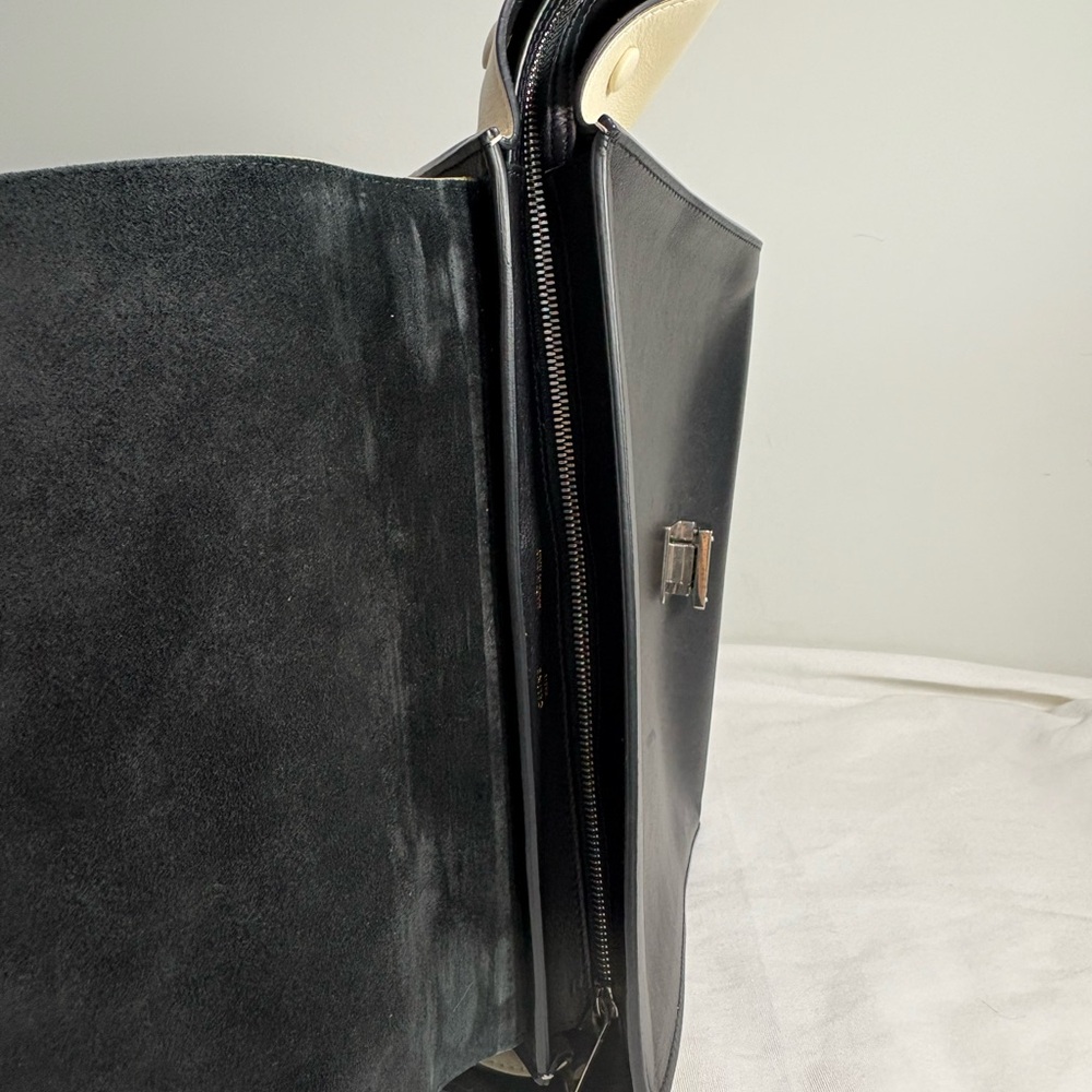 Authentic CELINE  Tri color trapeze bag LUGGAGE w duster, cards & certificate - Picture 16 of 16